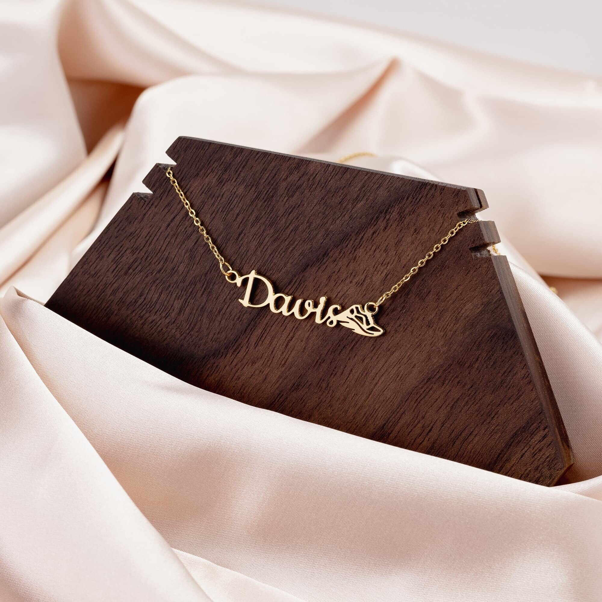 Sports Mom Customized Name Necklace